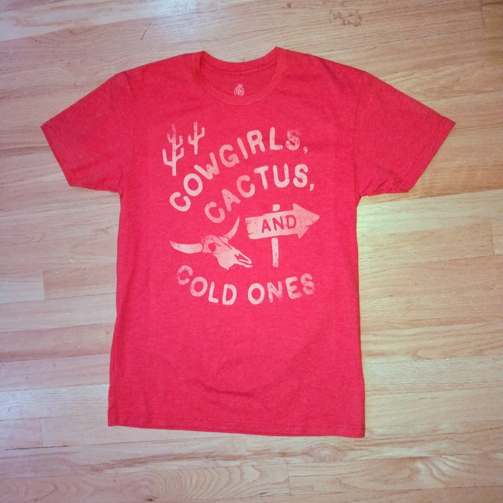 Cowgirls, Cactus, and Cold Ones Western Wear Cow Skull Graphic Medium Shirt NWT